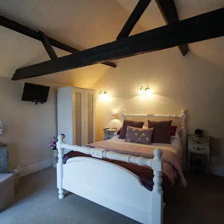 Bed & Breakfast Fifth Milestone