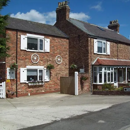Fifth Milestone Bed & Breakfast 4*