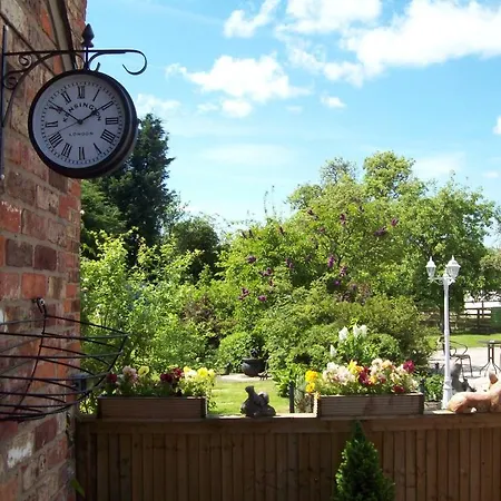 Fifth Milestone 4* Dunnington (North Yorkshire)