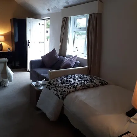 Fifth Milestone 4* Dunnington (North Yorkshire)